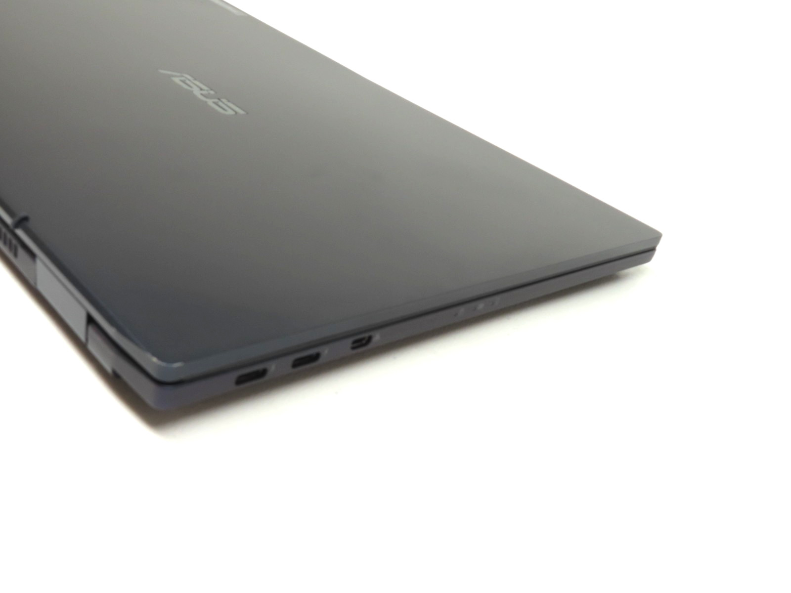 ASUS ExpertBook B5302CE 13.3″ Intel Core i5-1135G7 2.4GHz 16GB RAM 512GB SSD