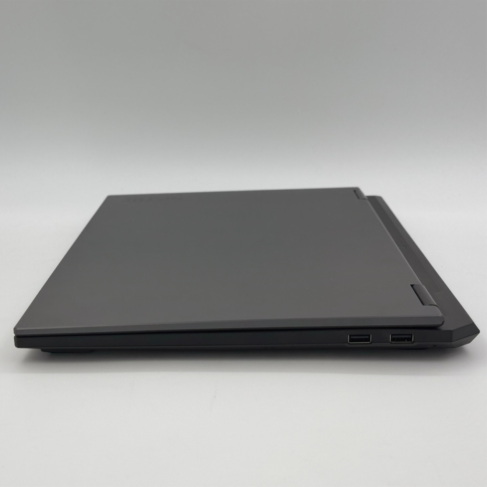 ASUS TUF A16 16″ 165Hz Gaming Laptop Ryzen 9 32GB RAM RTX 5070 1TB SSD Gray