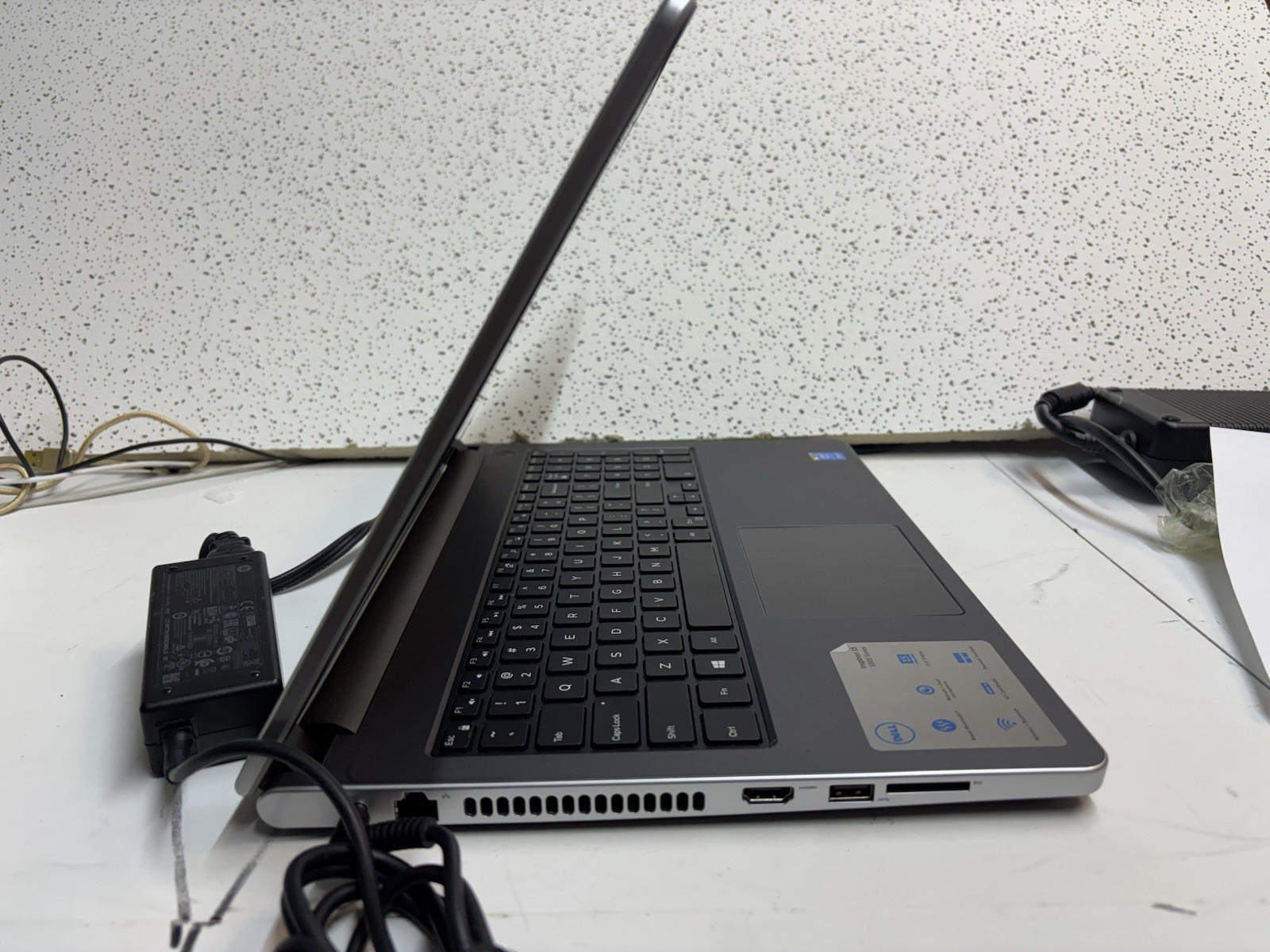 Dell Inspiron 15 5558 15.6″ i5 Win 10 Gray 12gb Ram, 930 gb storage.