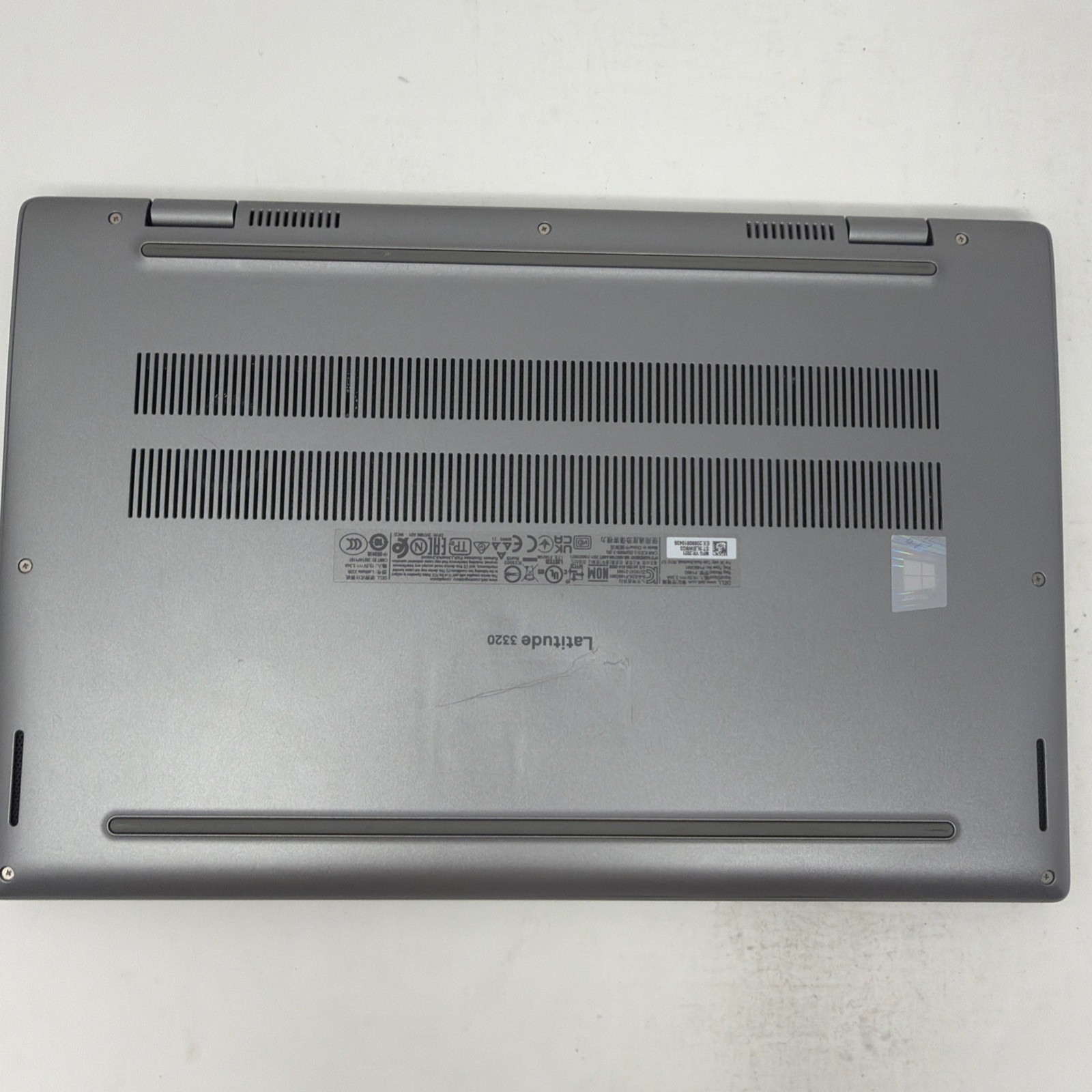 Dell Latitude 3320 13.3″ FHD i7-1165G7 8GB 256GB SSD Intel Iris Xe Windows 11
