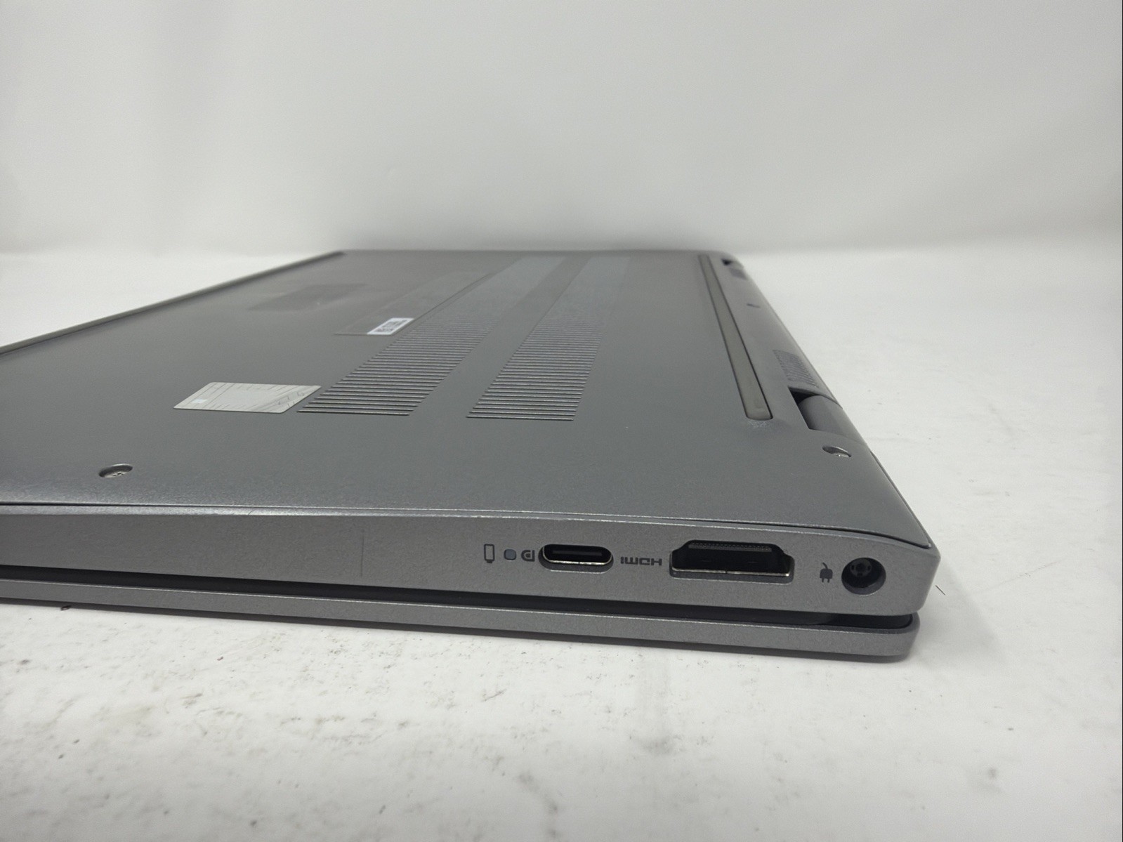 Dell Latitude 3320 13.3″ FHD i7-1165G7 8GB 256GB SSD Intel Iris Xe Windows 11