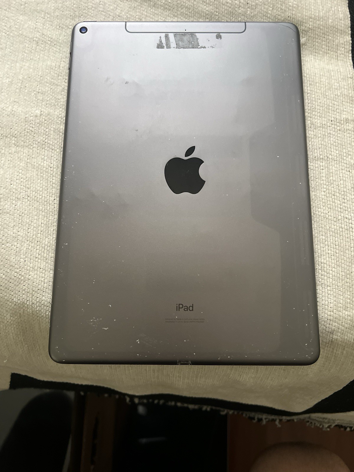 Apple iPad Air 3 10.5″ 64GB 3rd Gen Wi-Fi Space Gray – AS For Parts